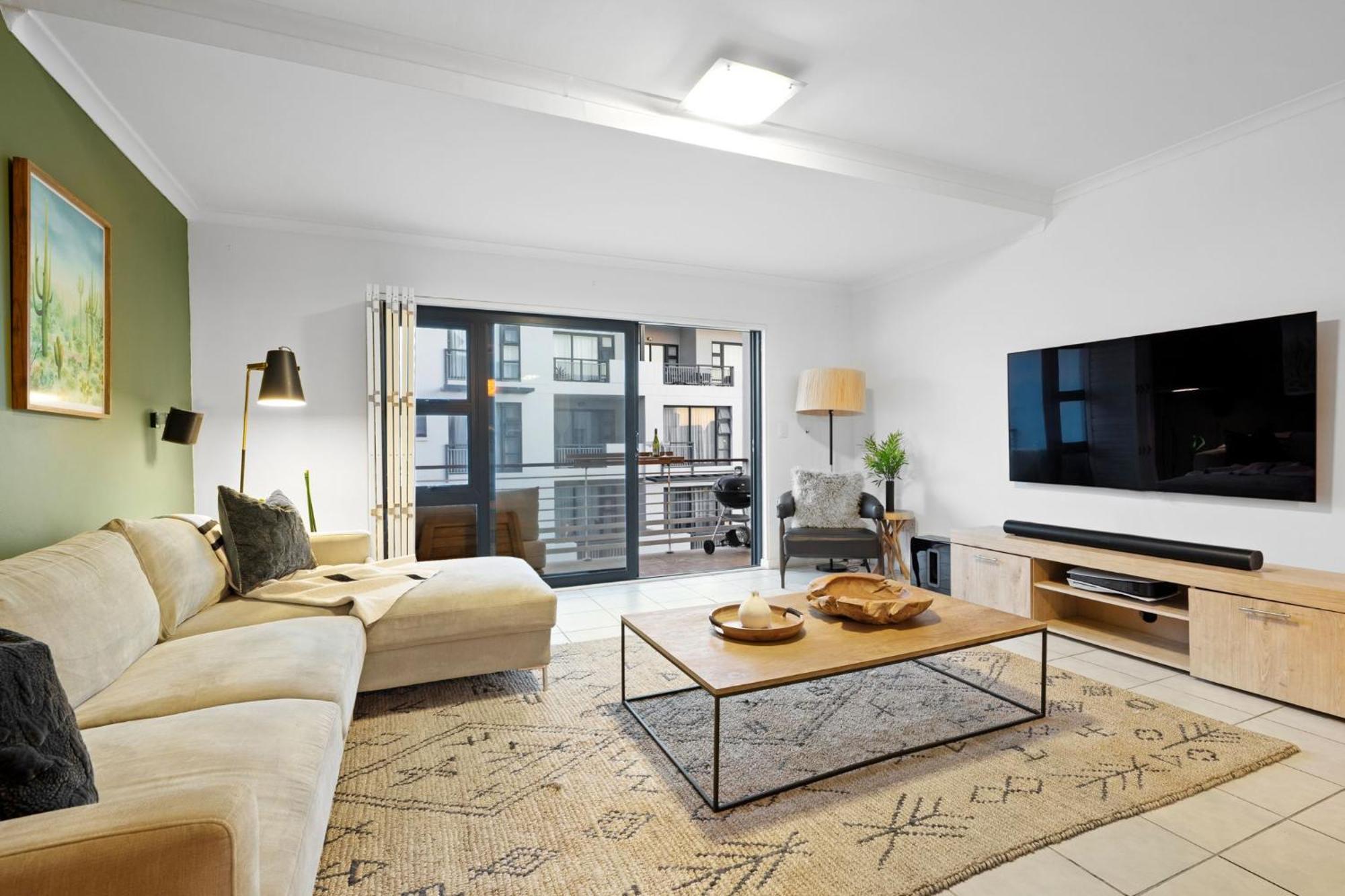 Azure 117 Apartment