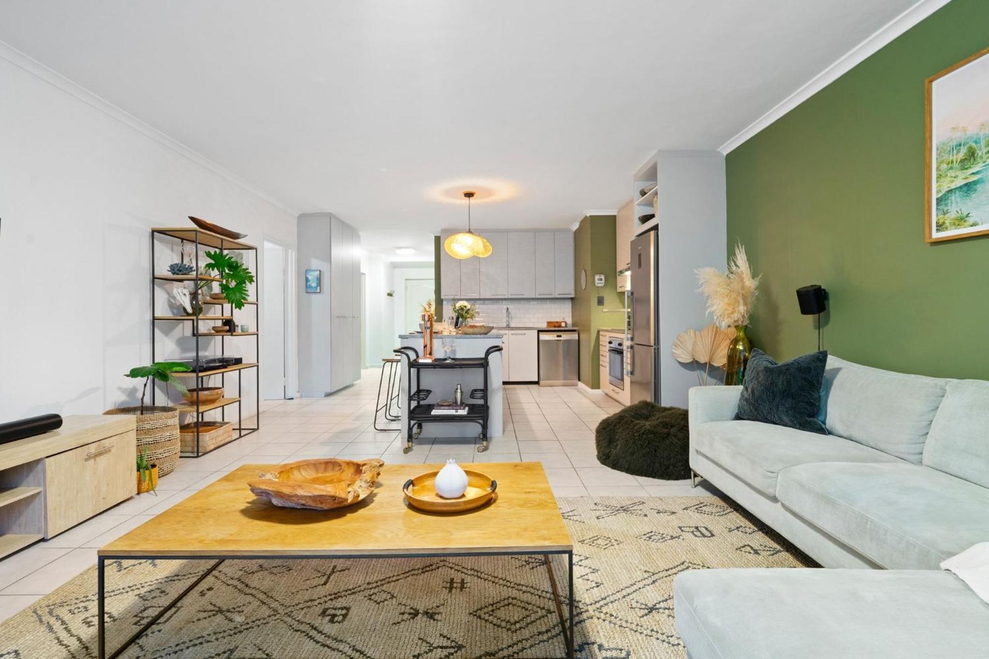 Apartment Azure 117 *